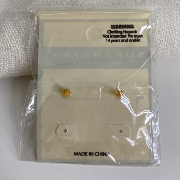 🐩NEW NWT NIP NIB gold tone rhinestone poodle earrings superstar accessories dog - Picture 4 of 5